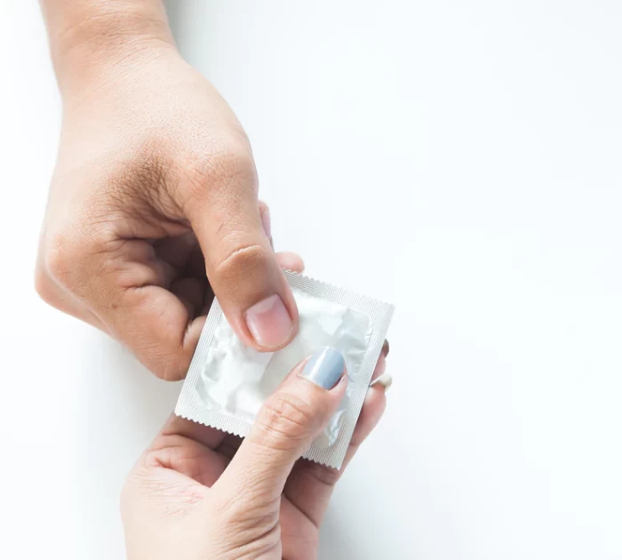 Sốc với ảnh hưởng sức khoẻ từ dị ứng bao cao su? Xử lý ngay như thế nào?
