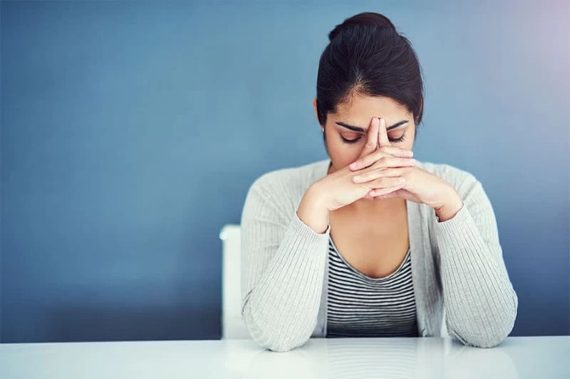Phụ nữ căng thẳng, lo lắng kéo dài cũng dễ khiến lông ở “cô bé” rụng dần