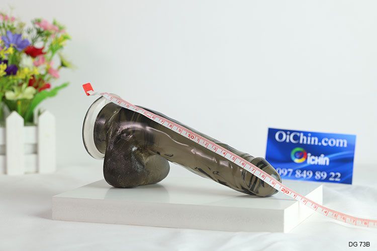 Dương vật giả màu đen gắn tường
