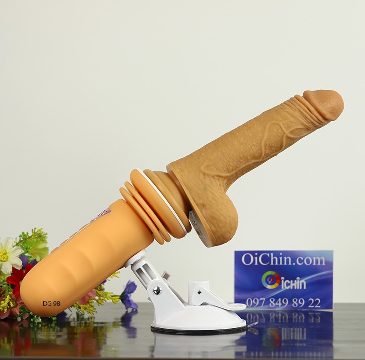 Sextoy của Yunman bao gồm một dương vật giả silicone và đế thụt tách rời 