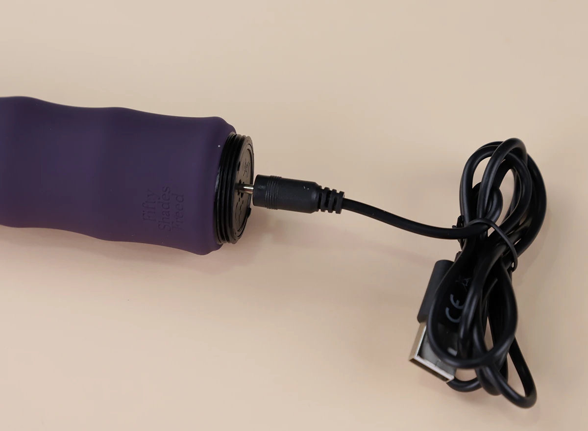Cáp sạc USB tiện lợi giúp kết nối với nhiều thiết bị khác nhau một cách dễ dàng